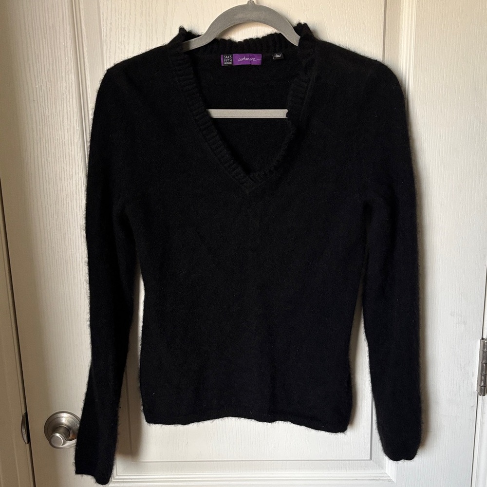 Saks Fifth Avenue Elegant Cashmere Black V-Neck Sweater
